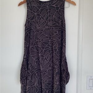 Hawaii made monstera Elegant Black and White Leaf Print Midi Dress with pockets